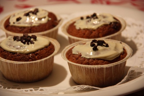 Amerikkalaiset valkosuklaamuffinsit Amerikkalaiset valkosuklaamuffinsit