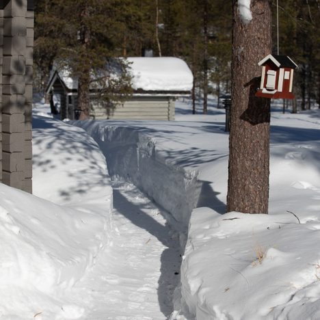 Päivä enimmäkseen mökkihöperönä