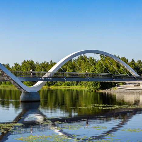 Aamuisin Oulussa pyöräillen – kamera mukana
